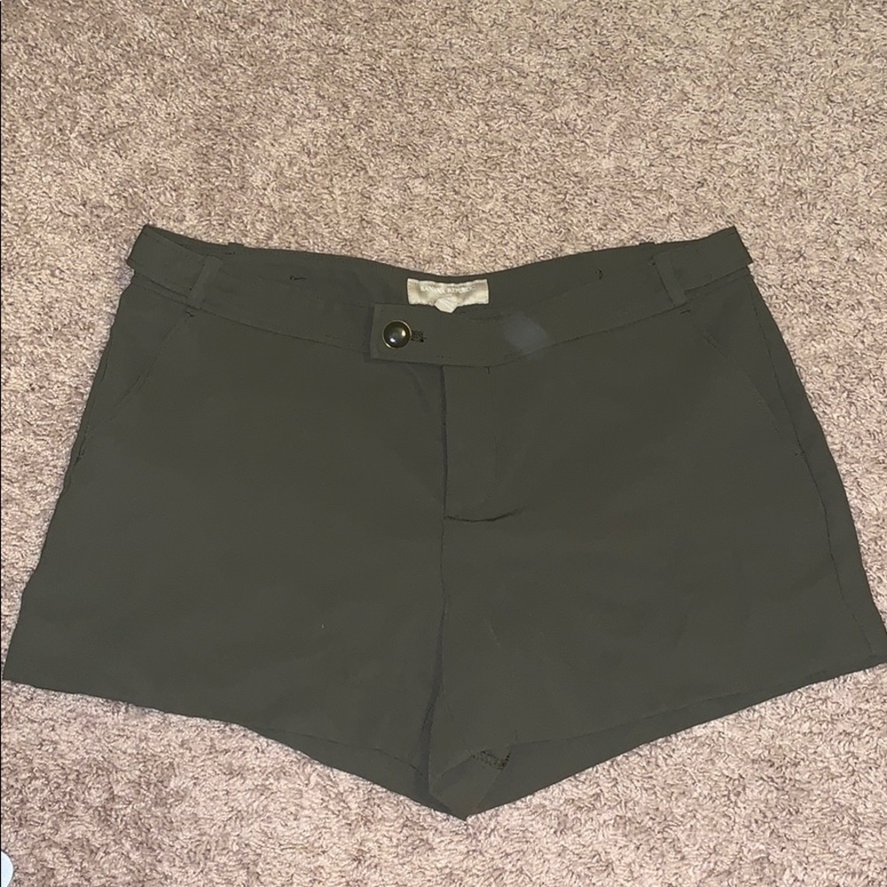 Banana Republic Dressy shorts in Olive, size 10
